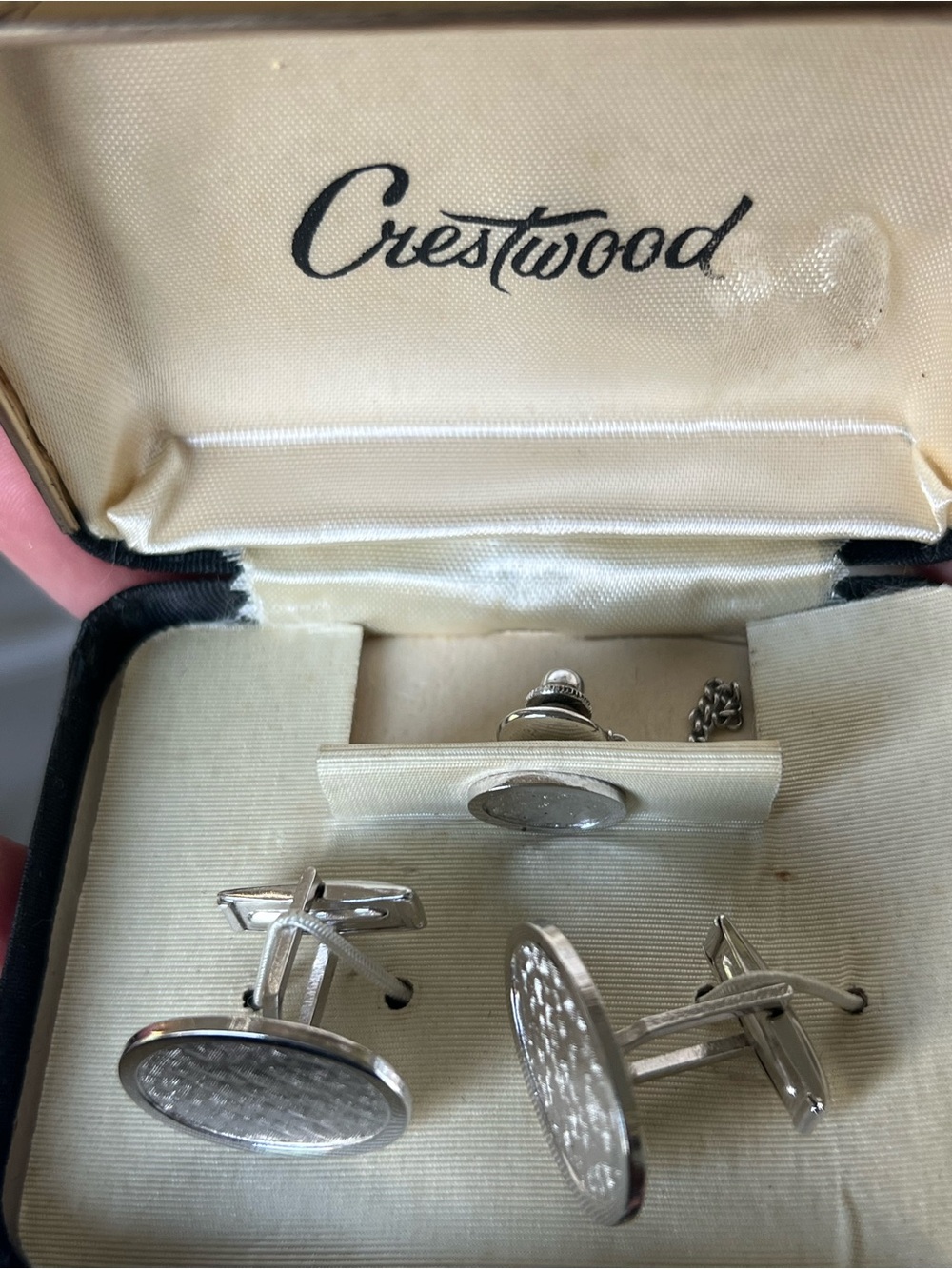Silver-Tone Oval Cufflinks & Matching Tie Tack – Crestwood Box